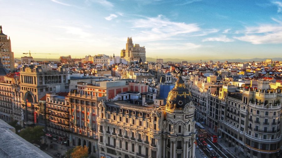 Vista panorámica de los principales destinos turísticos de España