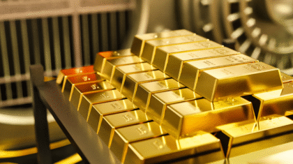 Lingotes de oro apilados